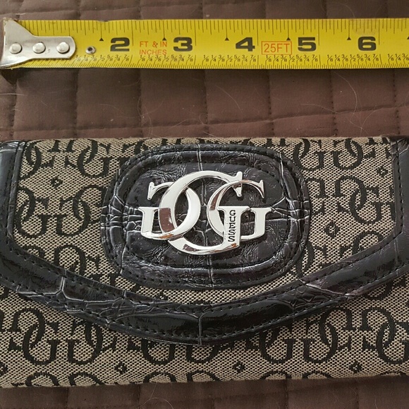 2 -Authentic Guess Purse/Bag with Matching Wallet - Picture 7 of 7