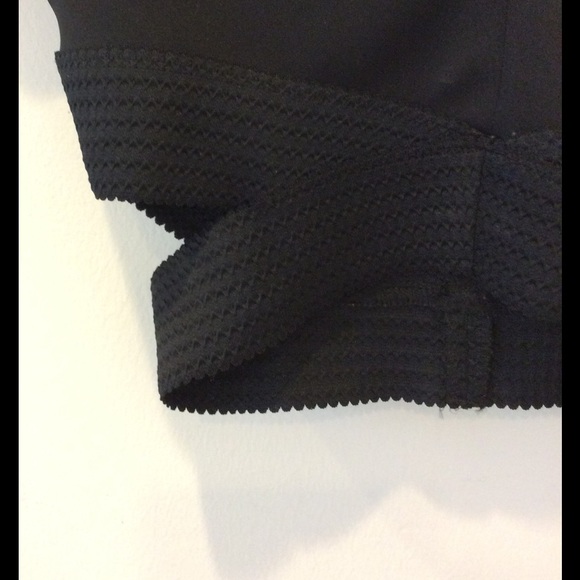 Black crop top - Picture 2 of 4