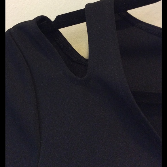 Black crop top - Picture 3 of 4