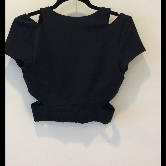 Black crop top - Picture 4 of 4