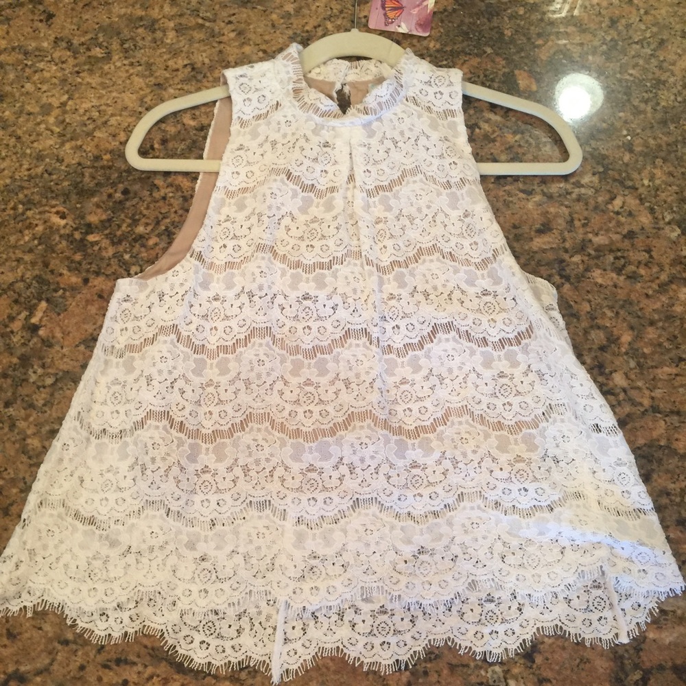 New Adorable Lace Top