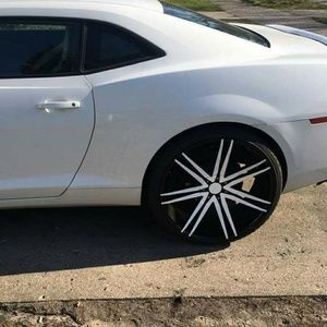 24 inc rims still look new $ 900