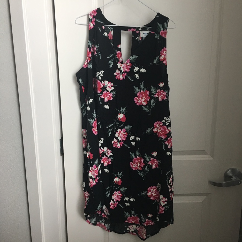 Old Navy Floral Dress!!