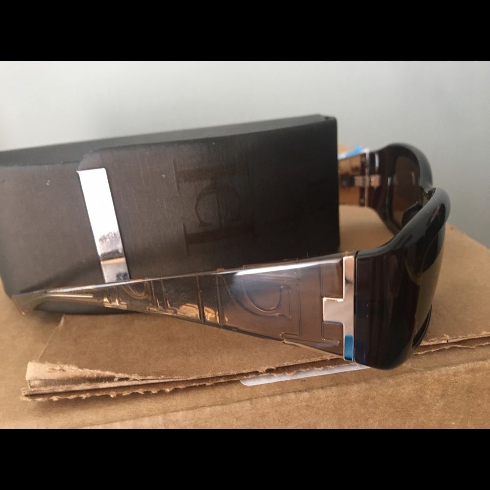 Carolina Herrera brown sunglasses