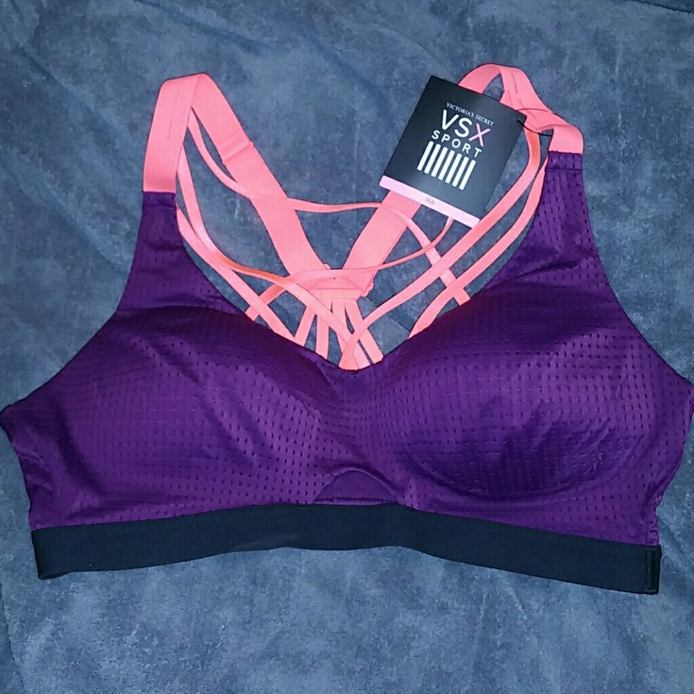 Victoria Secret sports bra NWT