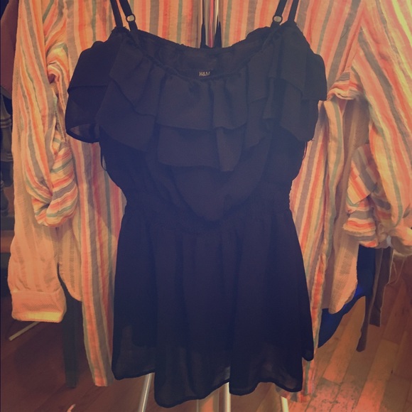 H&M Tops - Black spaghetti strap