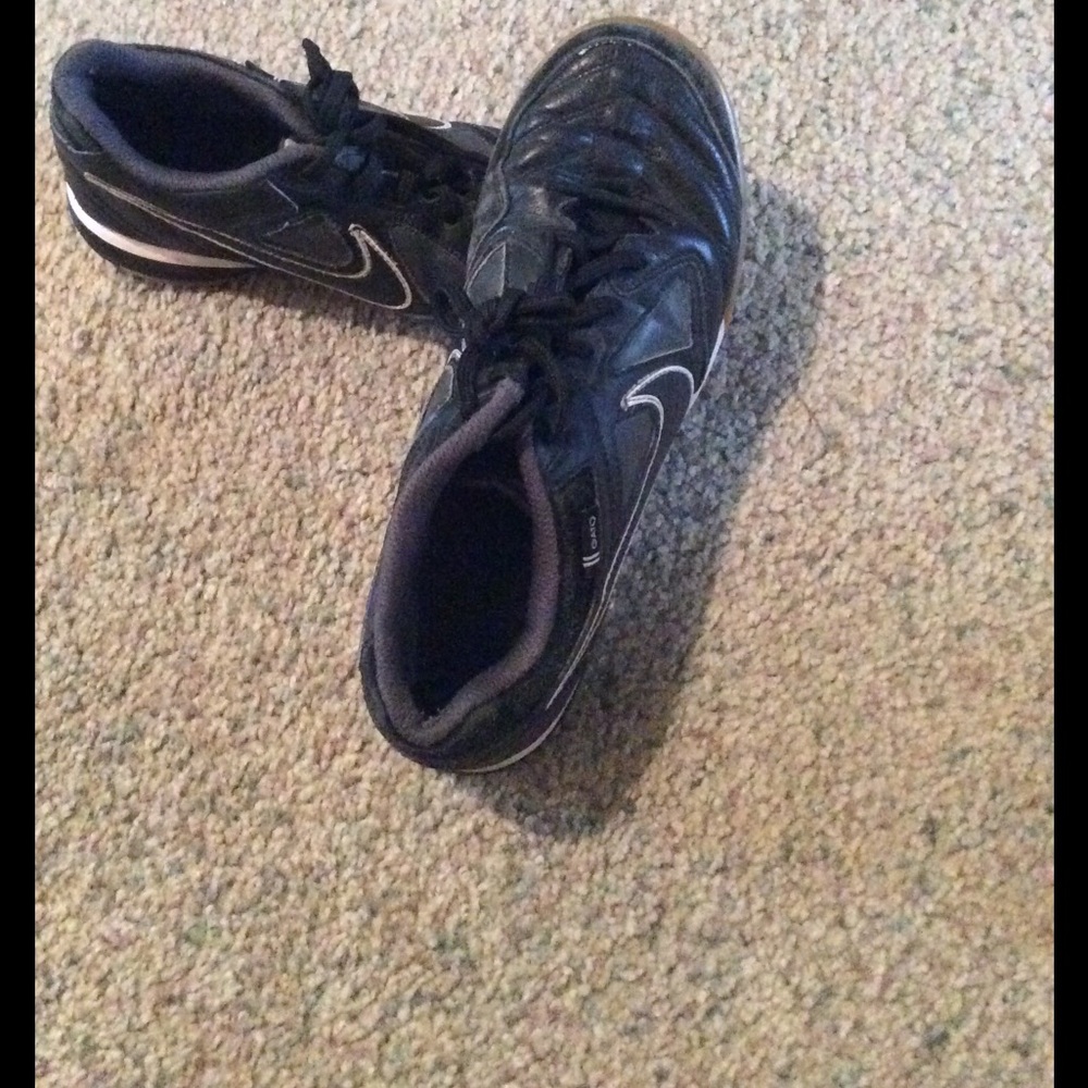 Nike indoor soccer shoes