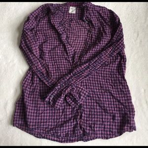 GAP Tops - fitted boyfriend ruffled button down size L GAP Tops - fitted boyfriend ruffled button down size L