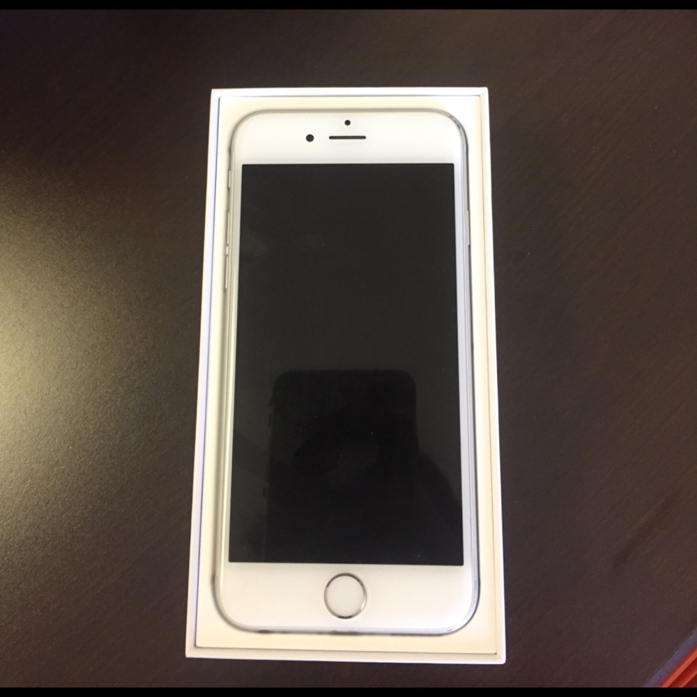 iPhone 6 - Picture 1 of 4