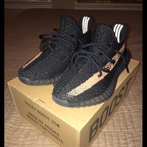 yeezy 350 boost V2