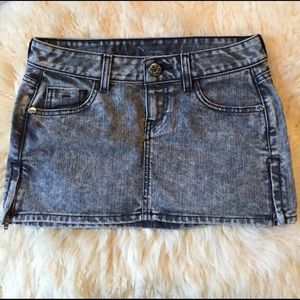 Guess mini skirt size 26 (2)