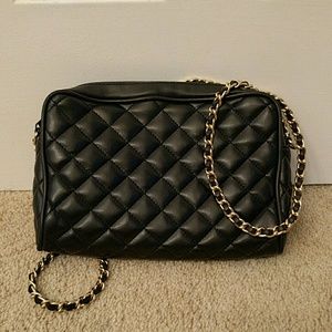 Jennifer Moore quilt crossbody bag.