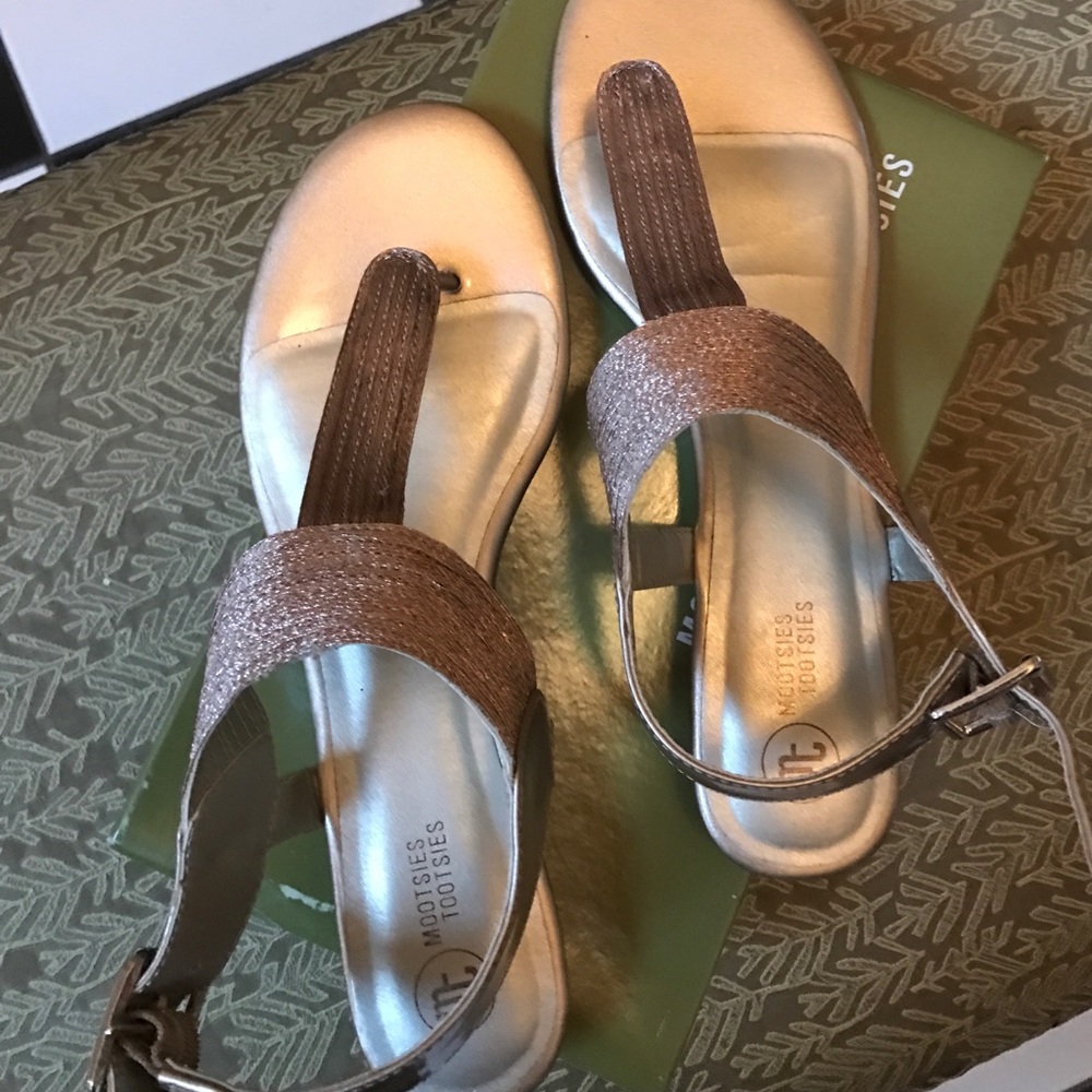 Beautiful color gold summer dress sandal