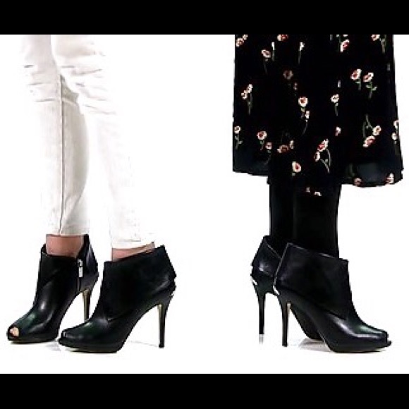 ❤🖤Michael Kors Ankle Boots🖤❤ - Picture 3 of 8