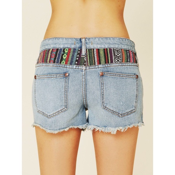 1 DAY ONLY Free People Baja Denim Shorts - Picture 3 of 6