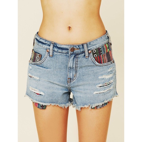 1 DAY ONLY Free People Baja Denim Shorts - Picture 2 of 6