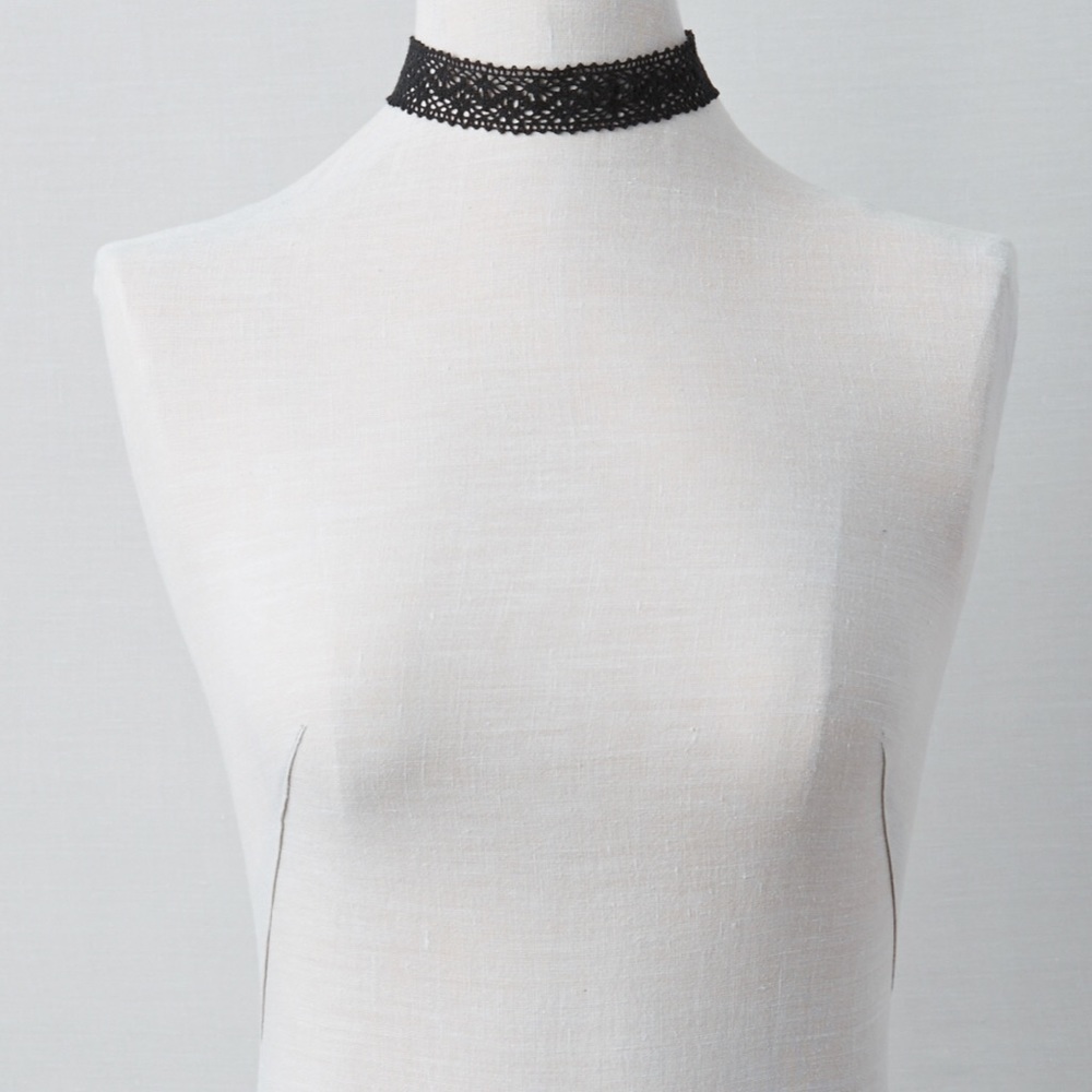 American Eagle Lace Choker