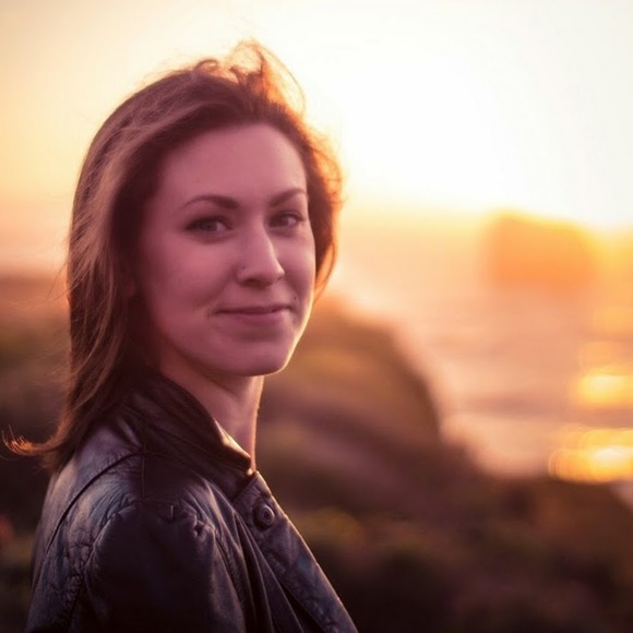 Meet your Posher, Alyssa - Picture 1 of 1