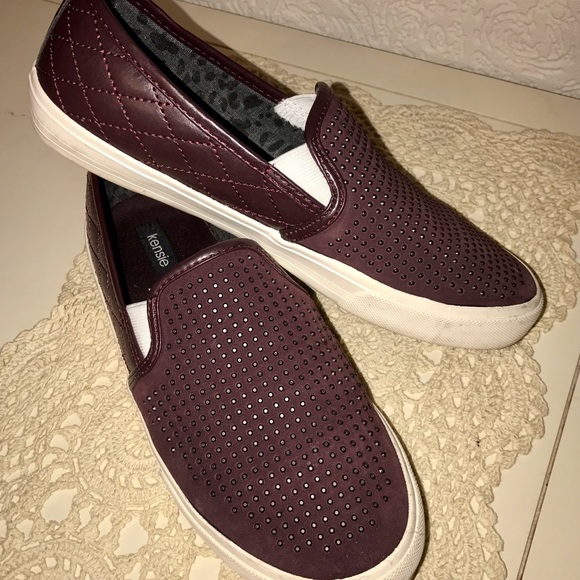 Kensie "Veronica"Leather Slip-On Sneakers - Picture 3 of 8