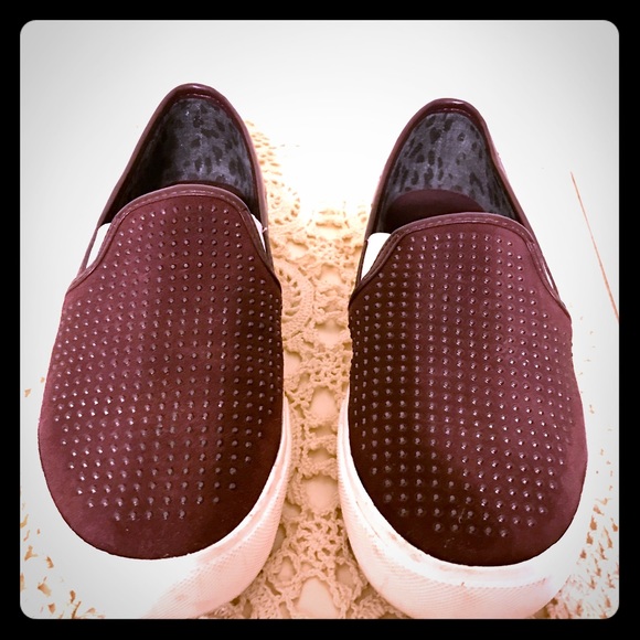 Kensie "Veronica"Leather Slip-On Sneakers - Picture 4 of 8