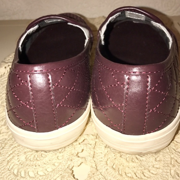 Kensie "Veronica"Leather Slip-On Sneakers - Picture 5 of 8