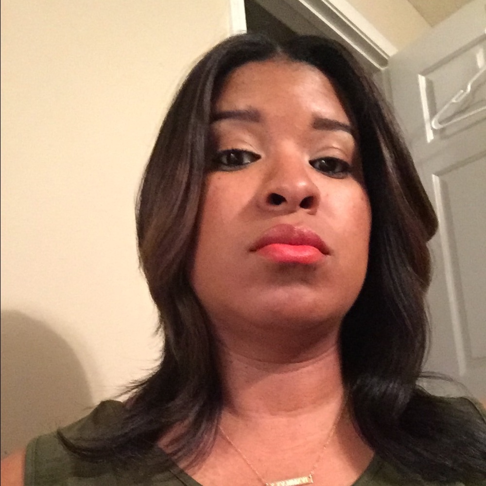 Meet your Posher, Pamela