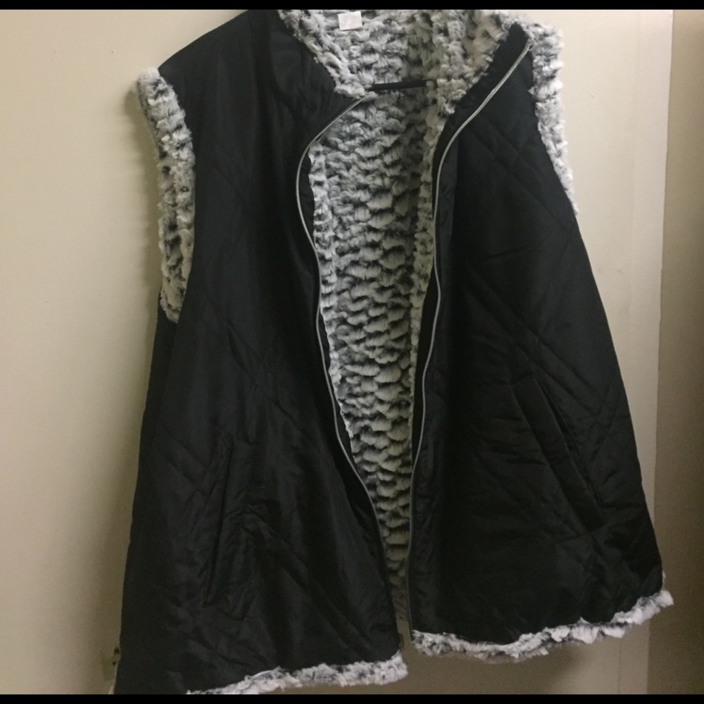Reversible vest - Picture 2 of 2
