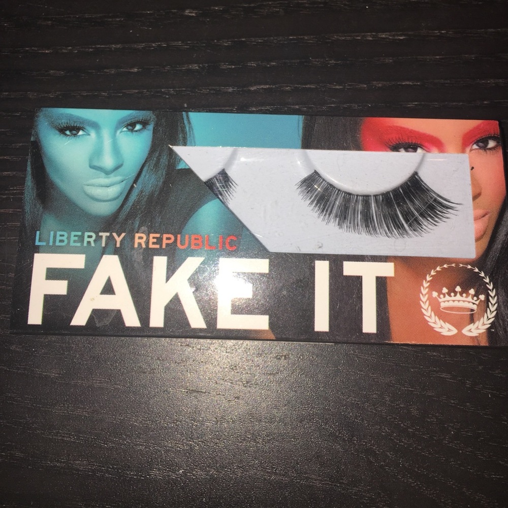Liberty Republic FAKE IT Premium Lashes