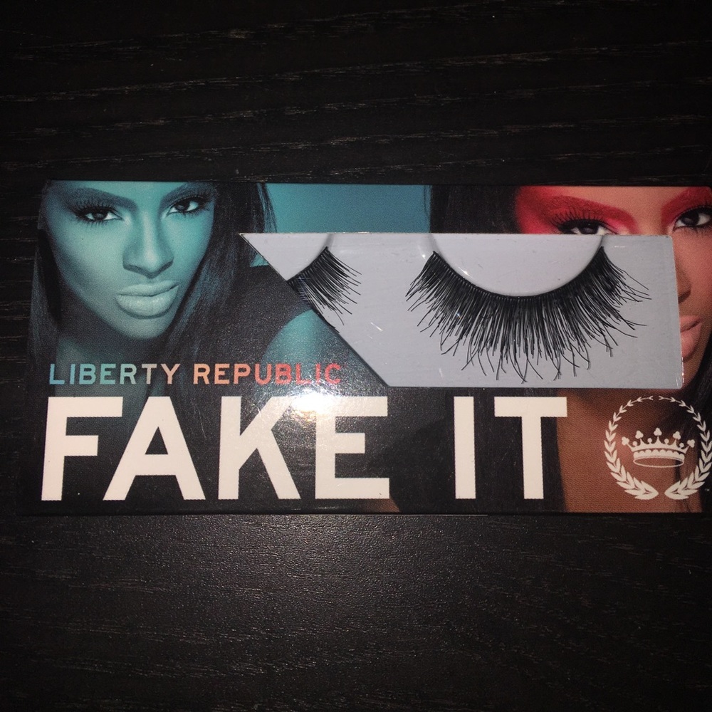 Liberty Republic FAKE IT Premium Lashes