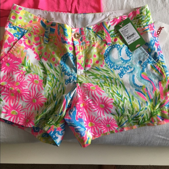 Lilly Pulitzer Shorts - NWT Lilly pulitzer Callahan shorts in lovers coral Lilly Pulitzer Shorts - NWT Lilly pulitzer Callahan shorts in lovers coral