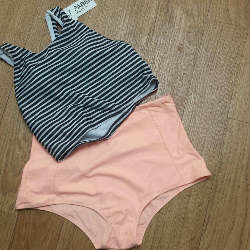 High-waisted bikini set