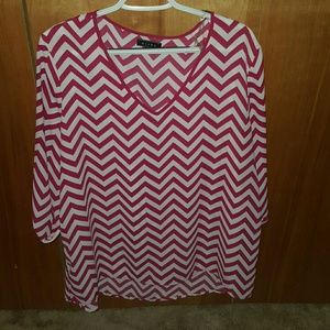 High low chevron pink and white top
