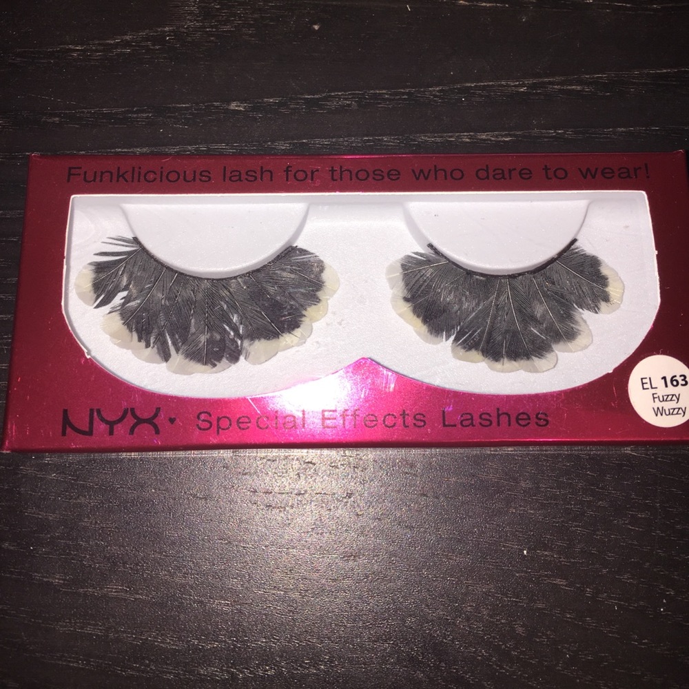 NYX Special Effects Feather Lashes