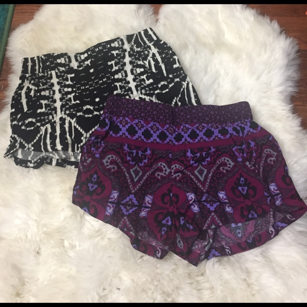 Express shorts size small (bundle of 2 pairs)