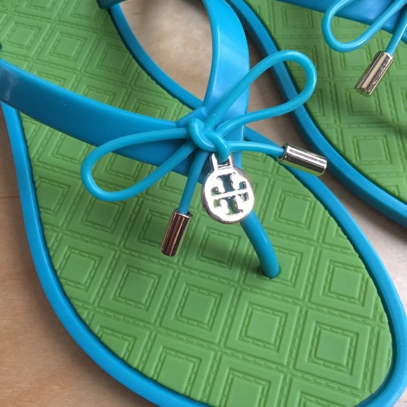SOLD Tory Burch Jelly Bow Thong Sandals - Picture 3 of 8