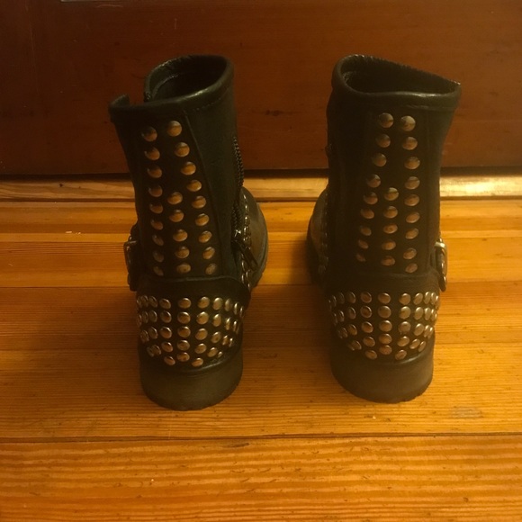 Booties - Picture 4 of 4