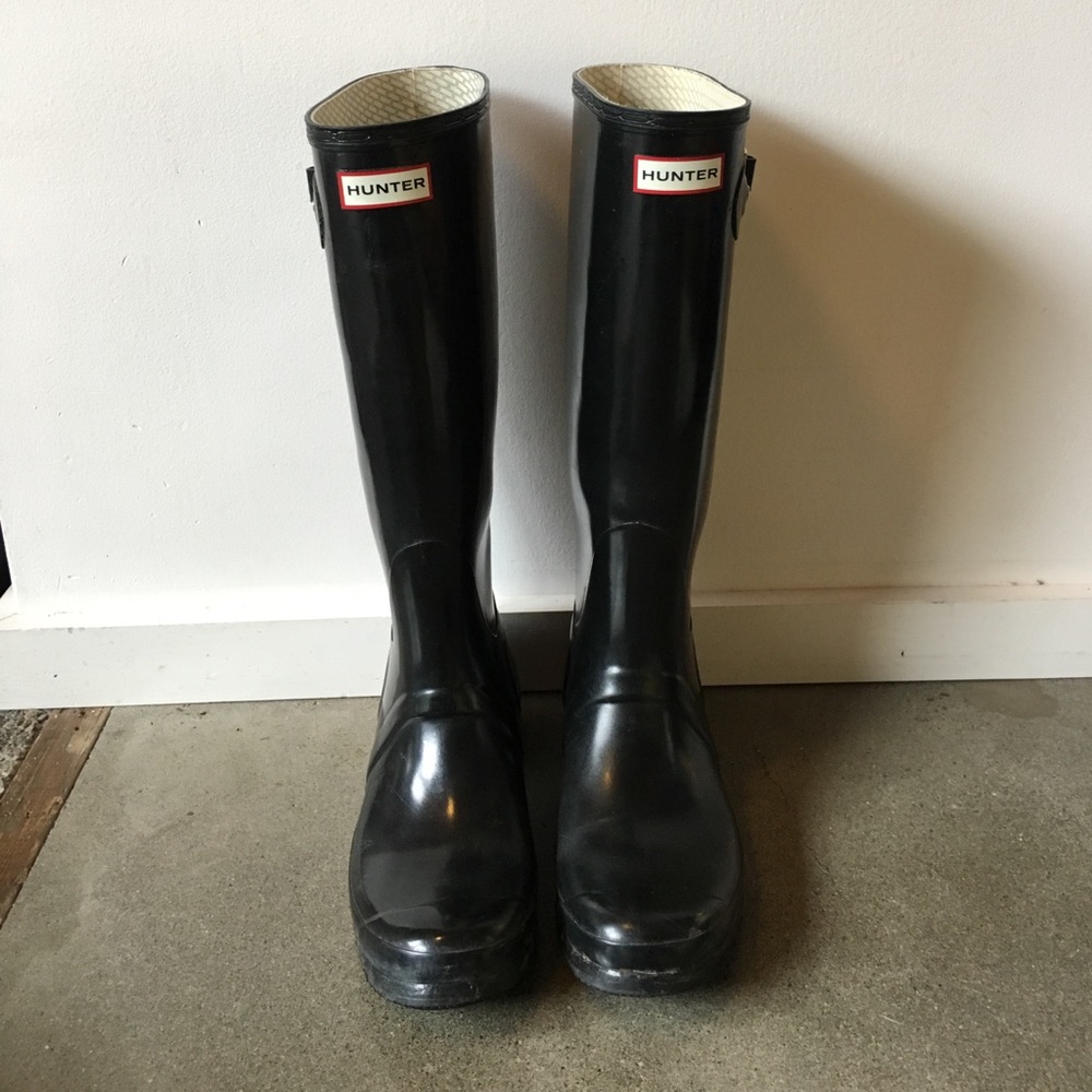 Hunter tall black gloss boots size 10