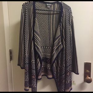 3/4 sleeve cardigan with fly away sides