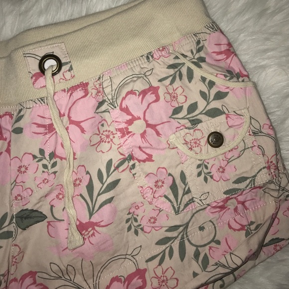 Shorts - Picture 2 of 4