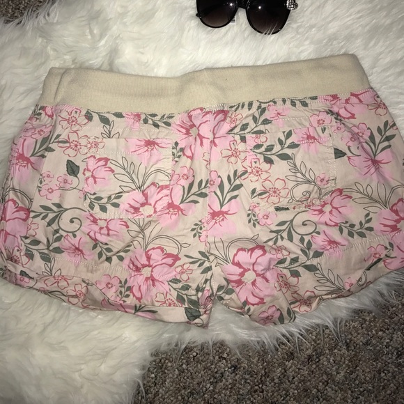 Shorts - Picture 4 of 4