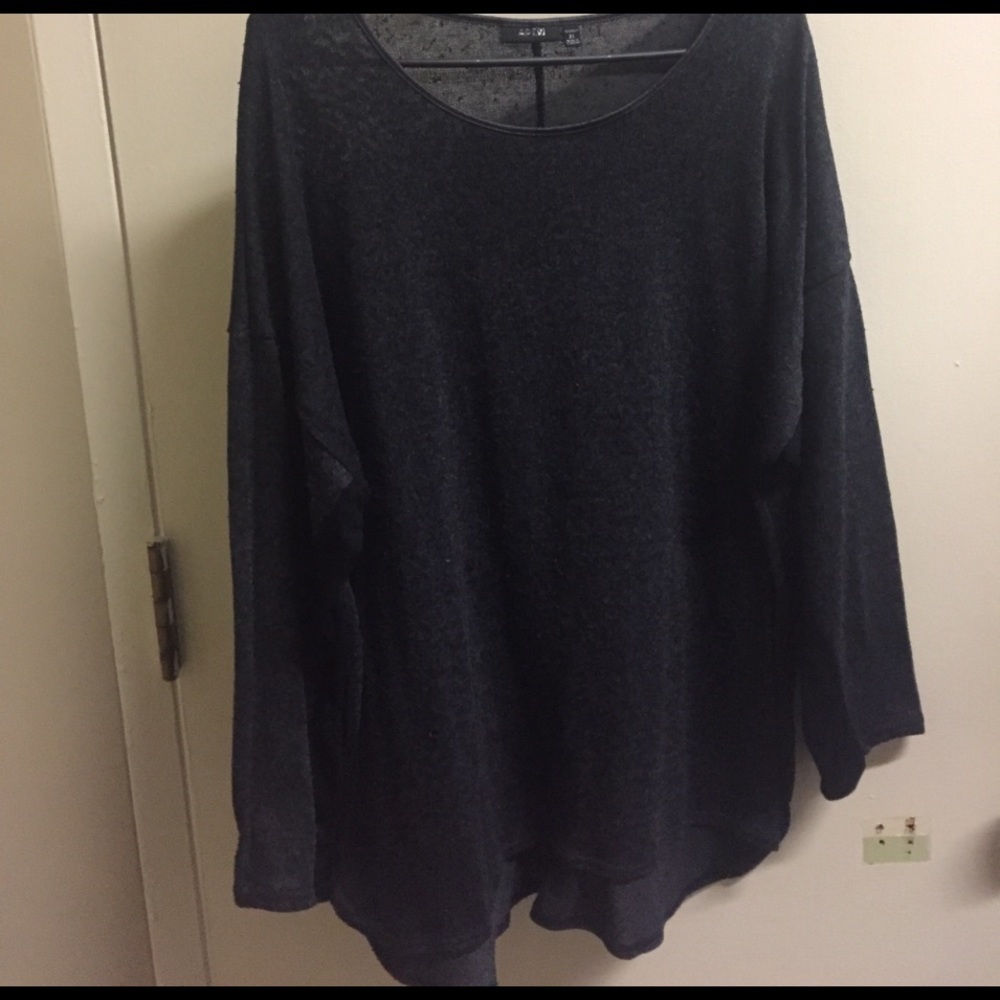 Apt 9 top