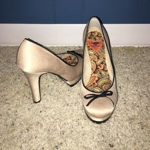 Women's Rocket Dog High Heel Pumps size 9