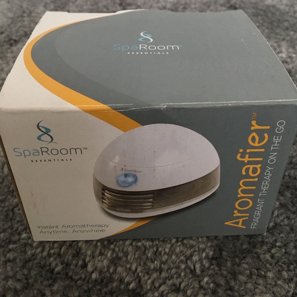 Aromatherapy diffuser with USB hookup and AA