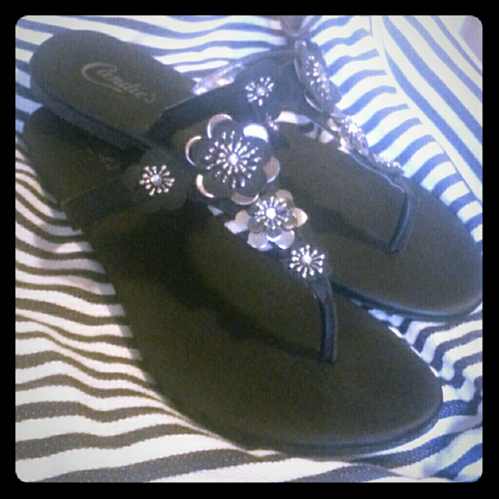 Black floral Candie's sandals!