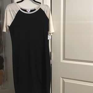 I'm selling my Julia LuLaRoe dress!