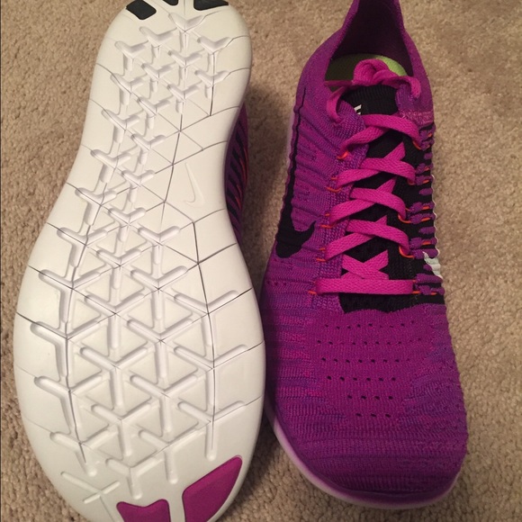 Nike Free RN electric purple/fuchsia Size 9 - Picture 3 of 4