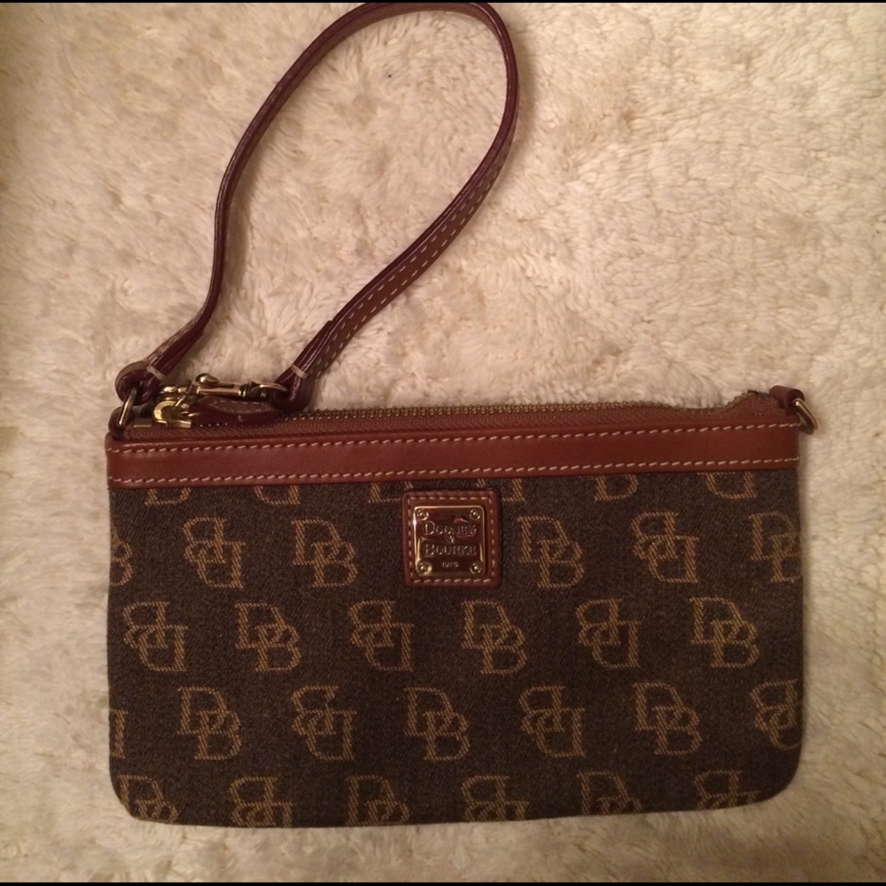 Dooney & Bourke wristlet
