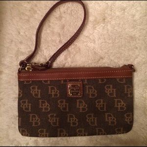 Dooney & Bourke wristlet