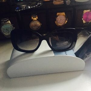 Authentic prada sunglasses TRADE @izzybella223
