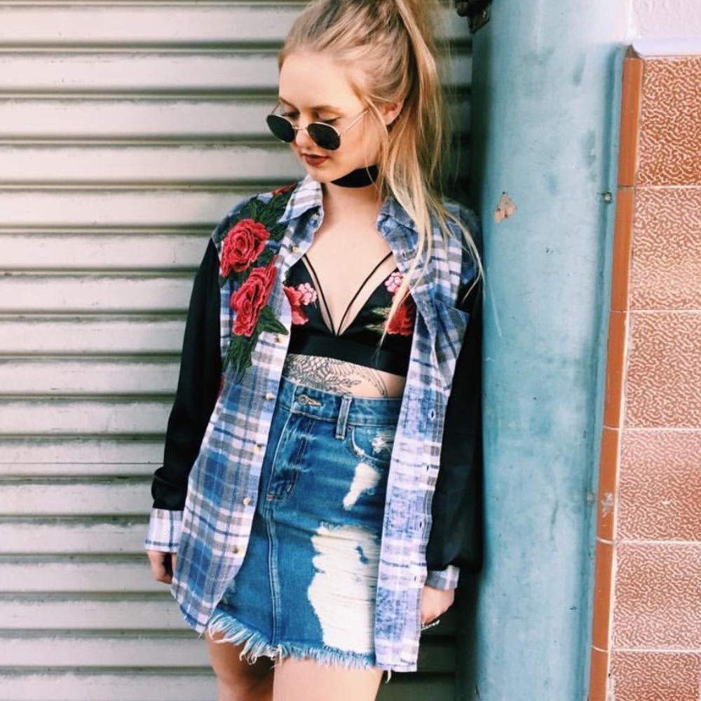 New black velvet rose patch bralette - Picture 6 of 8